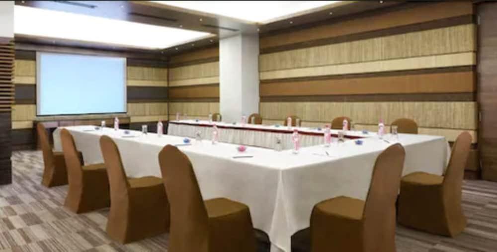 Hotel Suba International Sahar Road Mumbai Bagian luar foto