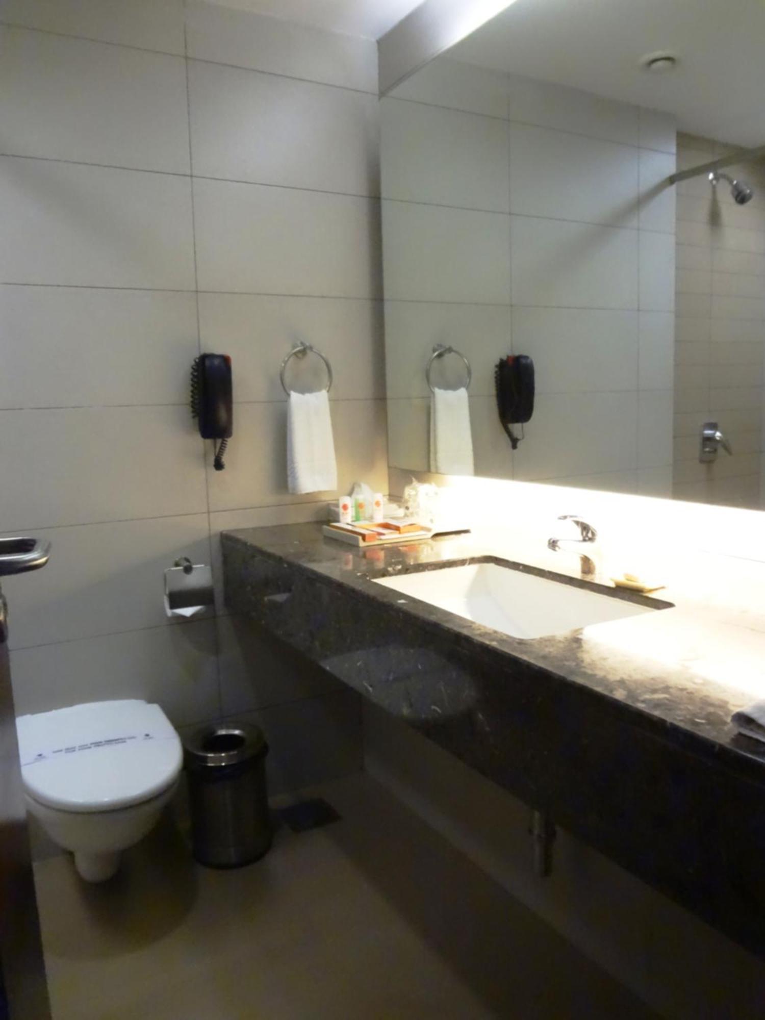 Hotel Suba International Sahar Road Mumbai Bagian luar foto