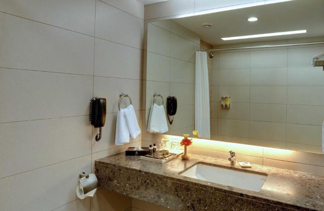 Hotel Suba International Sahar Road Mumbai Bagian luar foto