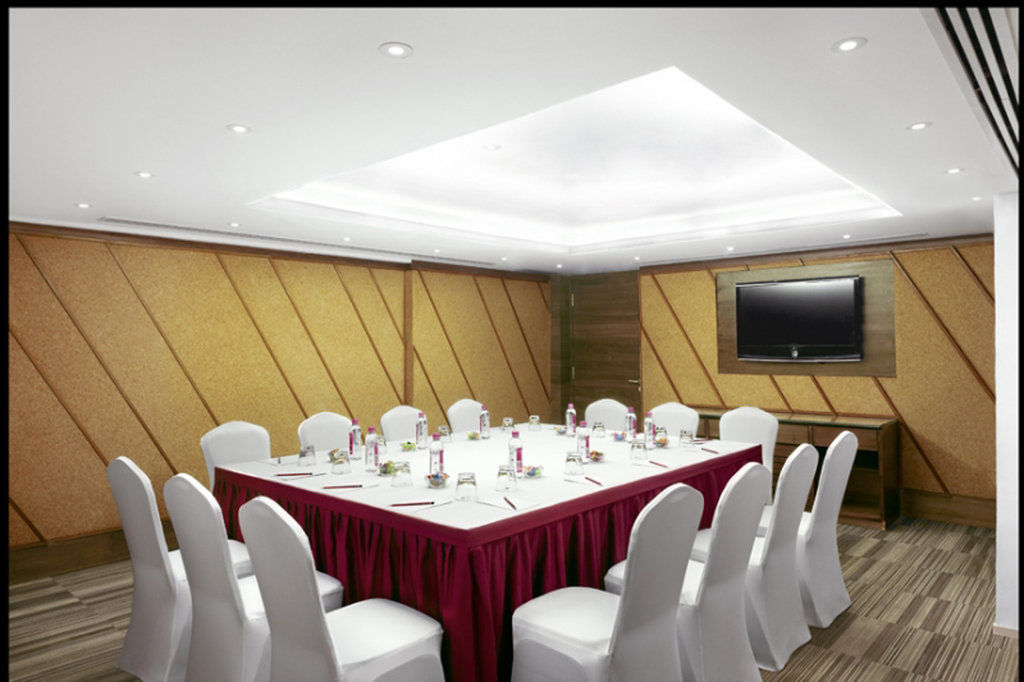 Hotel Suba International Sahar Road Mumbai Bagian luar foto